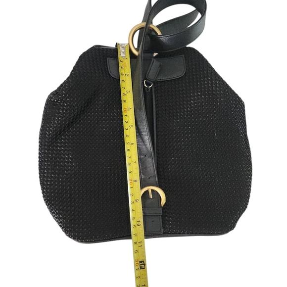 MONDANI New York Black Sling Backpack - Picture 12 of 13